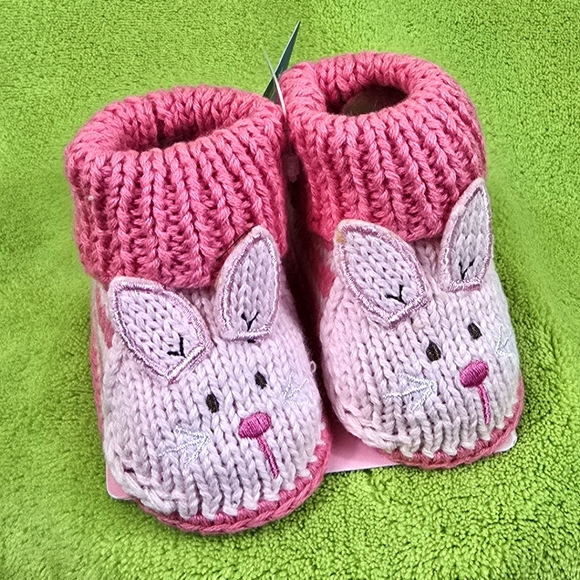 NWT HTF baby 👶Pink bunny booties newborn reborn 100% cotton Carter’s - Picture 1 of 4